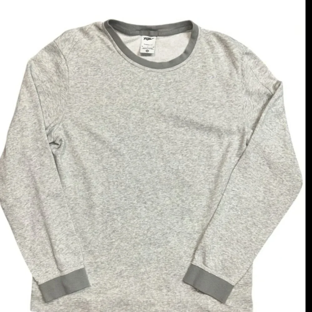 Gray Nike Crewneck Pullover Nike Yoga Thermafit Lightweight Shirt Size Small - Picture 2 of 10